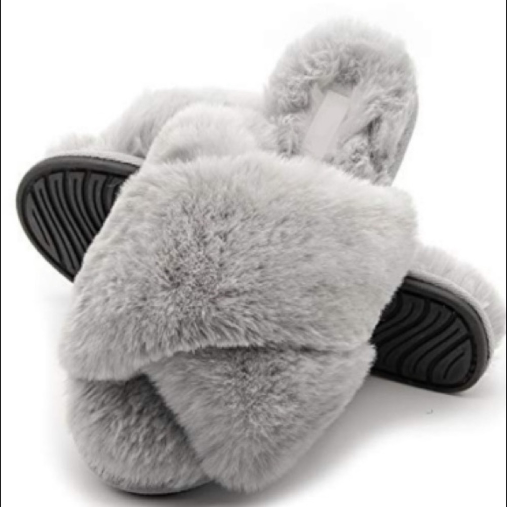 NWT Grey Memory Foam Slippers - Picture 9 of 9